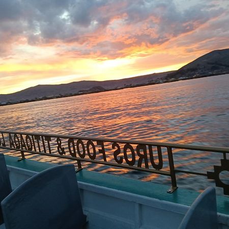 Urosfood & Titiqaqa Lodge Εξωτερικό φωτογραφία